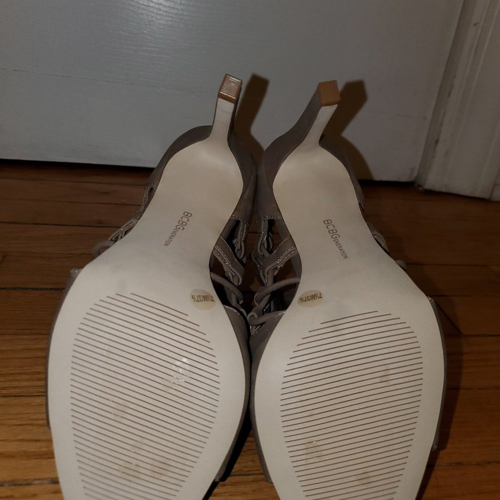 BCBGeneration Taupe Gladiator Shoes - 7.5 - Picture 6 of 6